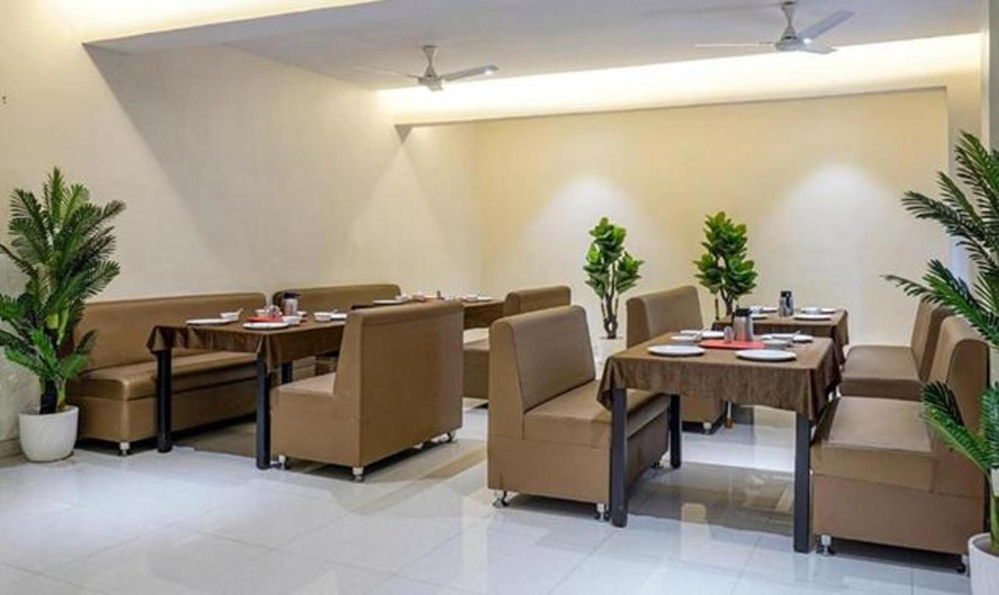 Hotel Omkar Executive Yerandwane Exterior foto