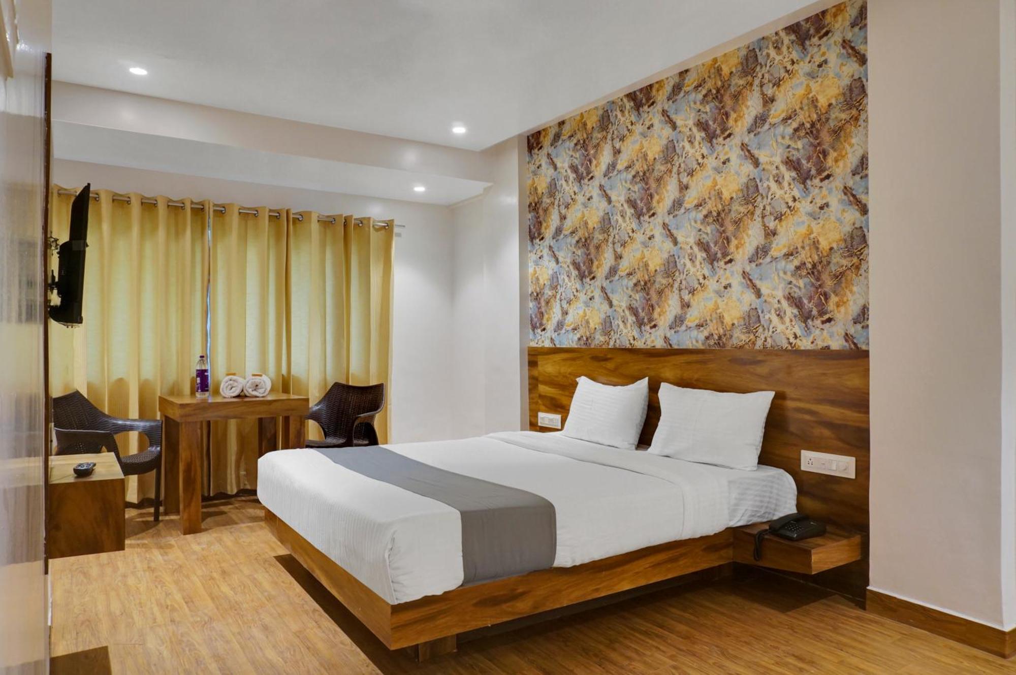 Hotel Omkar Executive Yerandwane Exterior foto