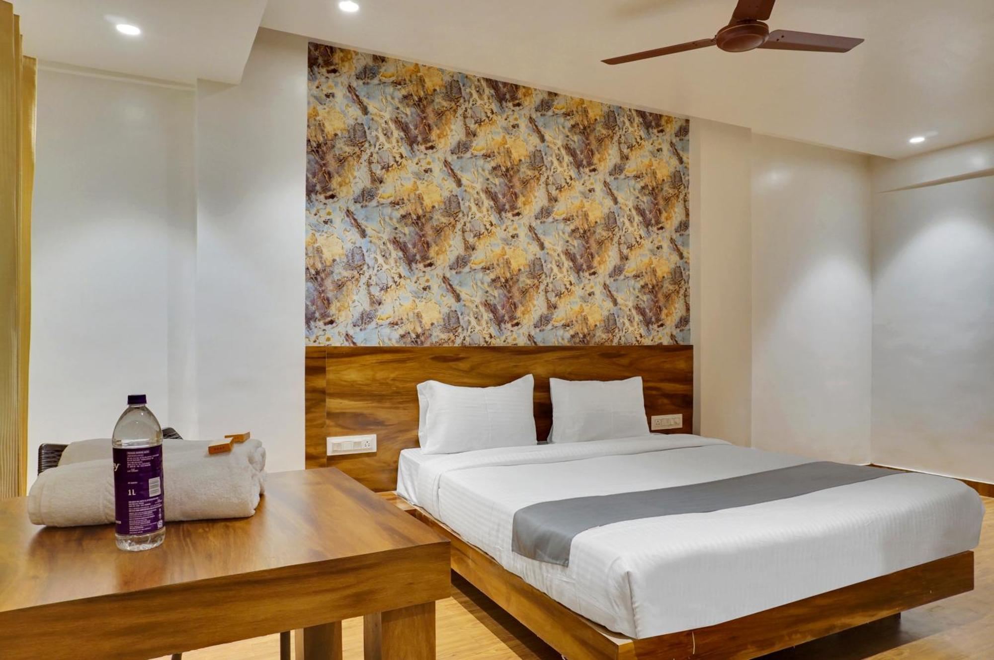 Hotel Omkar Executive Yerandwane Exterior foto